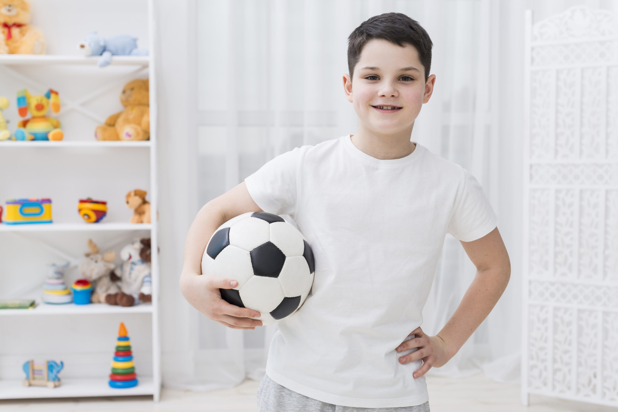 Children participating in brain exercises at Samvedna’s Brain Gym in East Delhi for focus, memory, and learning enhancement